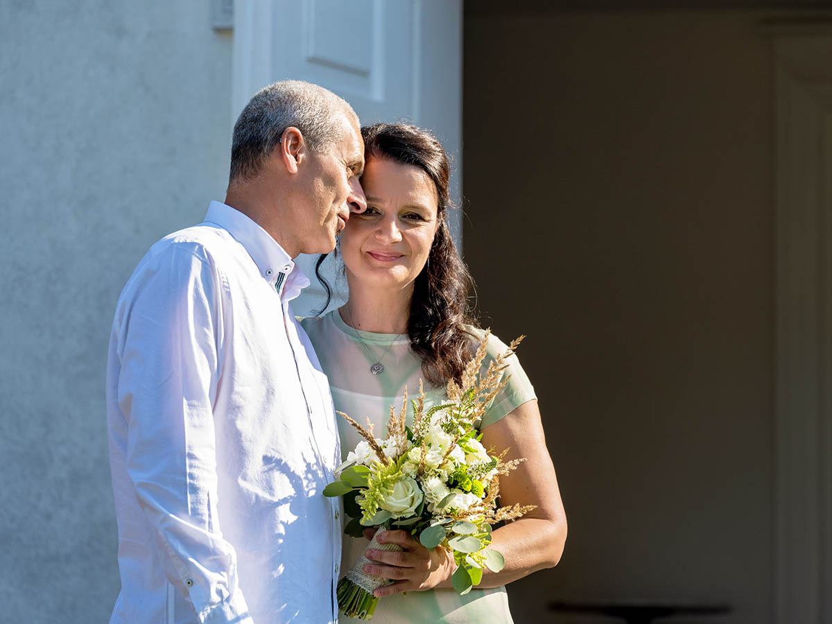 Fotografin in Putbus bei der Hochzeitsfotografie in der Orangerie auf der Insel Rügen Mazelle Photography Fotostudio®