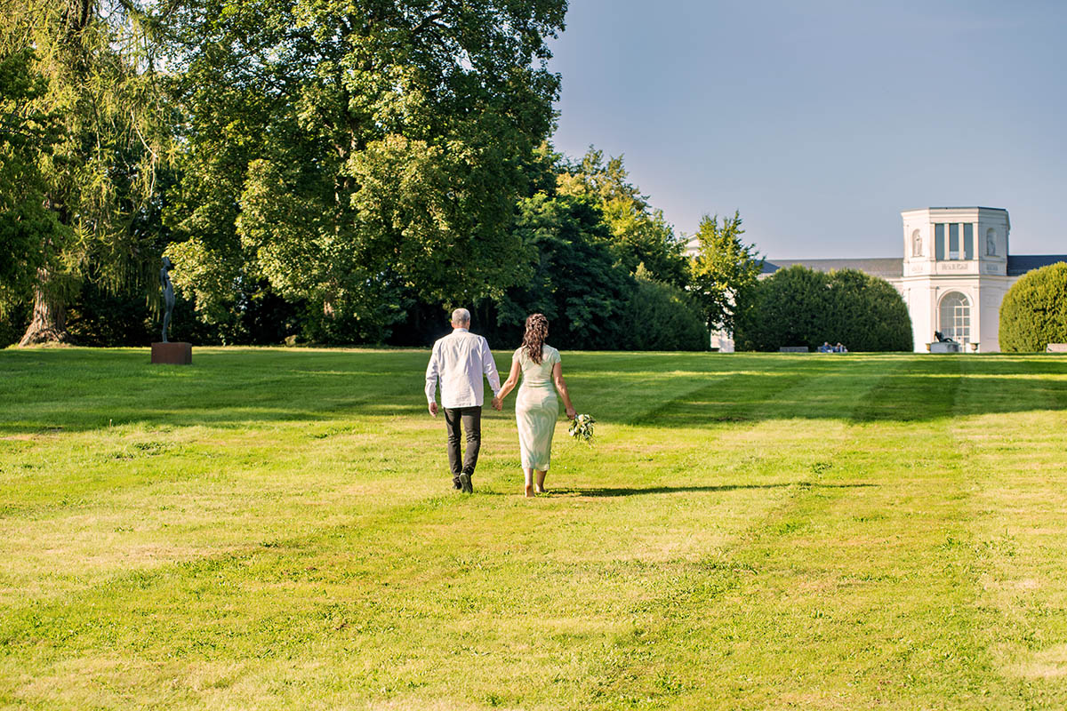 Fotos in Putbus mit Brautpaar auf der Insel Rügen-Fotograf für Hochzeitsfotografie auf der Insel Rügen Mazelle Photography Fotostudio®