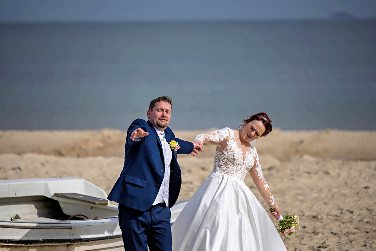 Ostseebad Baabe als Hochzeitsort am Strand an der Ostsee-Fotograf für Hochzeitsfotografie auf der Insel Rügen Mazelle Photography Fotostudio®