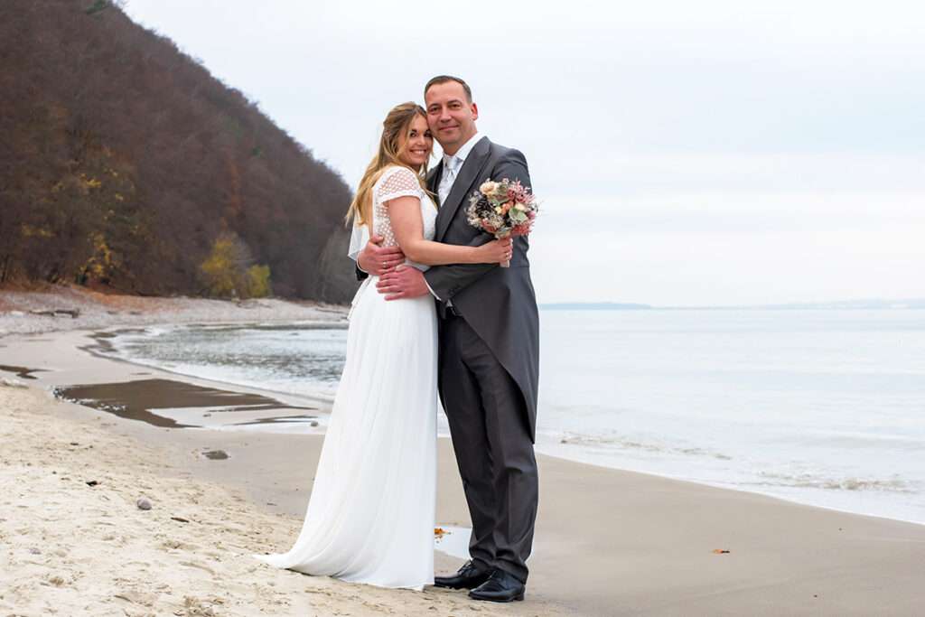 Hochzeitsfotograf Mazelle in Sellin ist der Fotograf von Mazelle Photography Fotostudio ® für eure Trauung auf der Seebrücke