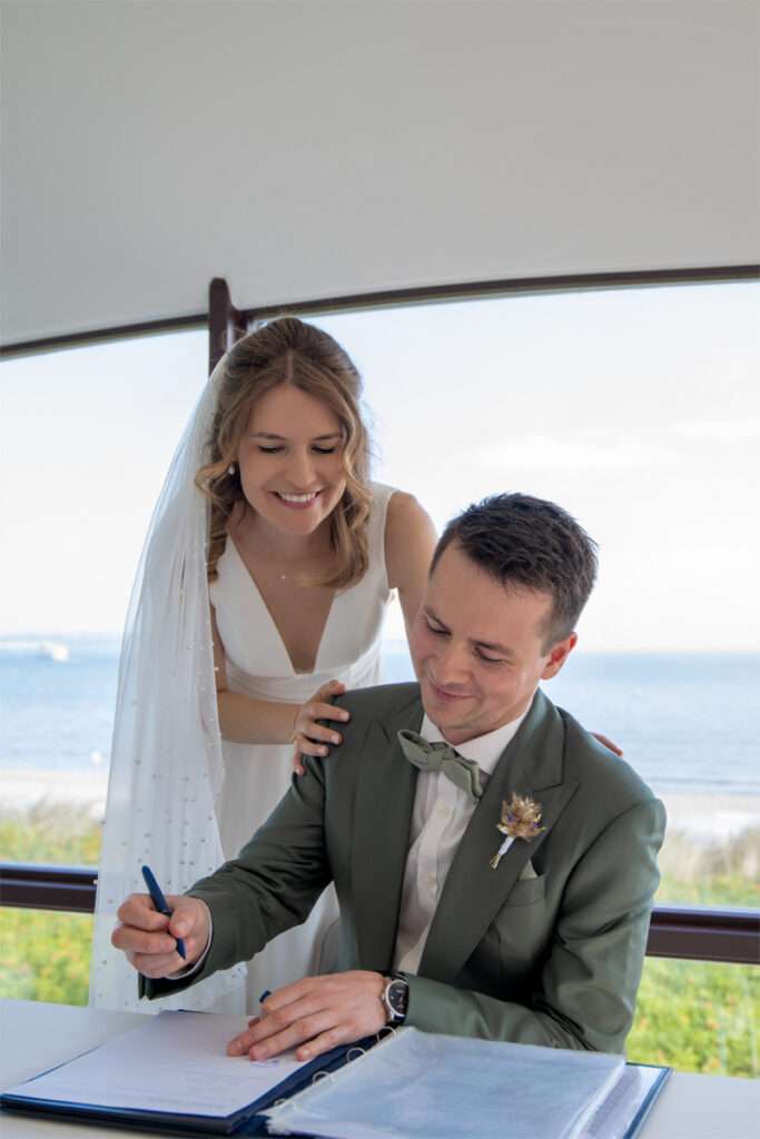 Hochzeitsbilder im Müther-Turm mit Hochzeitsfotografen vom Mazelle Photography Fotostudio bei der Hochzeit auf Rügen