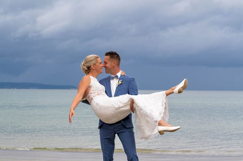 Traumhochzeit in der Fotografie am Strand auf der Insel Rügen